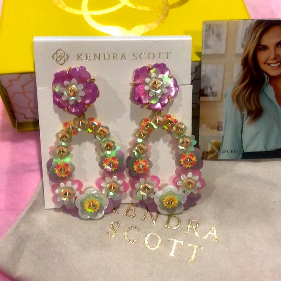 Kendra Scott flower 🌸 jeweled earrings! - Picture 2 of 10